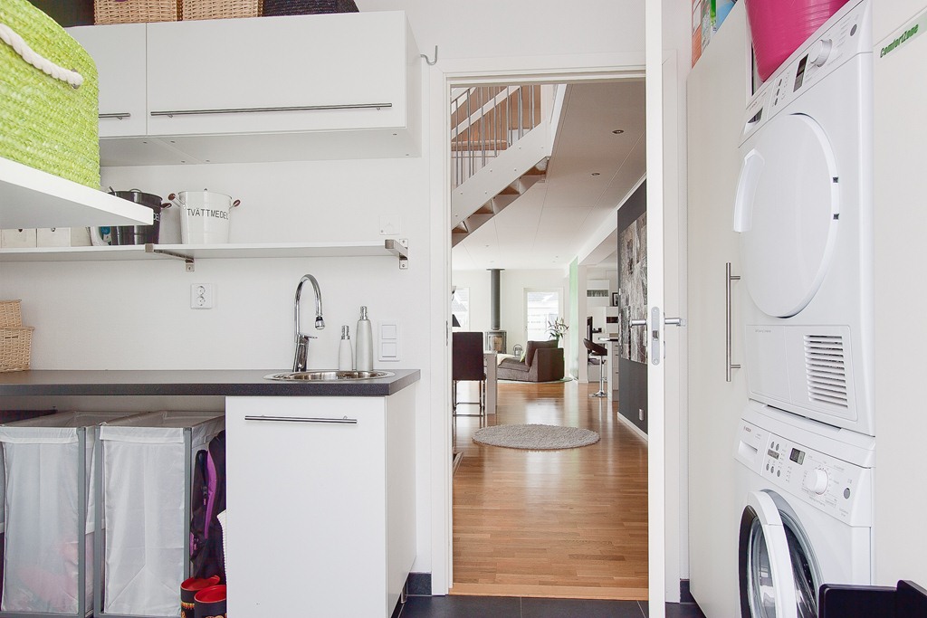 découvrez nos conseils pratiques pour aménager une arrière-cuisine fonctionnelle, optimisant espace et rangement pour un quotidien plus organisé.