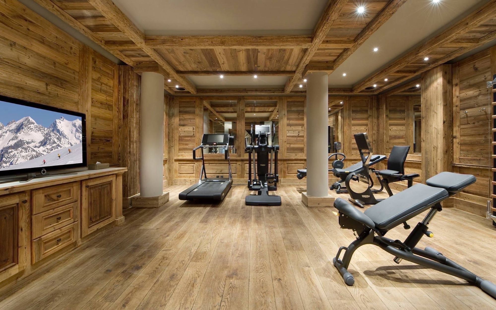 découvrez des astuces et conseils pratiques pour aménager un sous-sol sans fenêtre, optimiser l'espace et créer une pièce lumineuse et agréable.