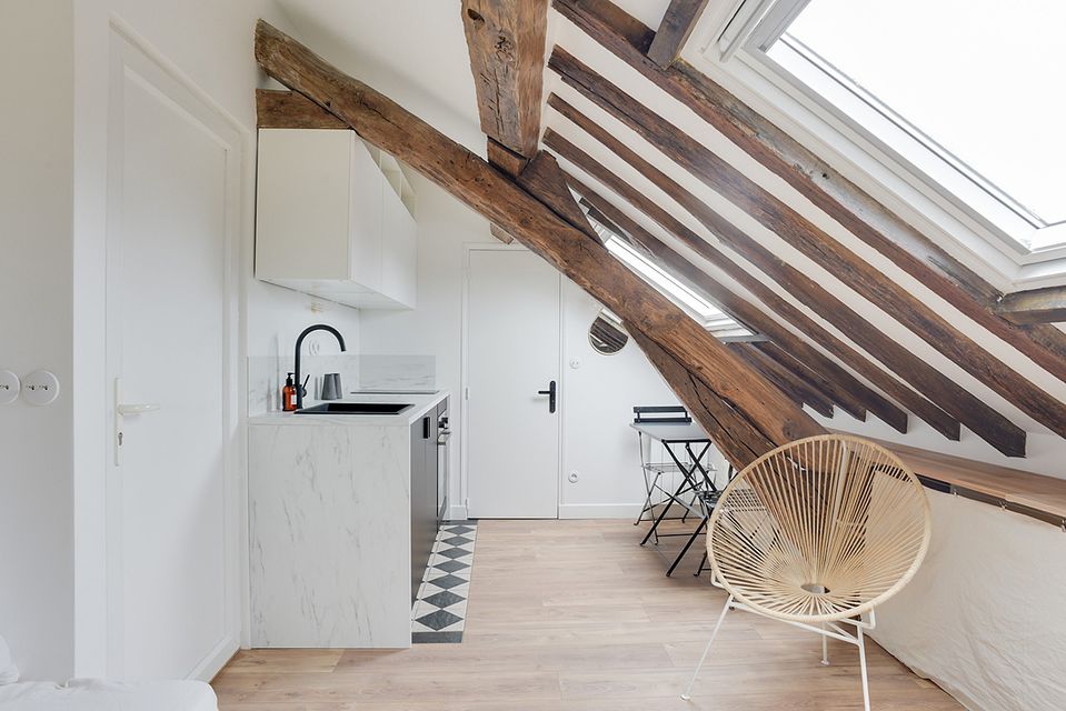 amenager un studio 18m² astuces cles 2 découvrez des astuces clés pour aménager efficacement un studio de 18m² et optimiser chaque mètre carré pour un espace de vie fonctionnel et agréable.
