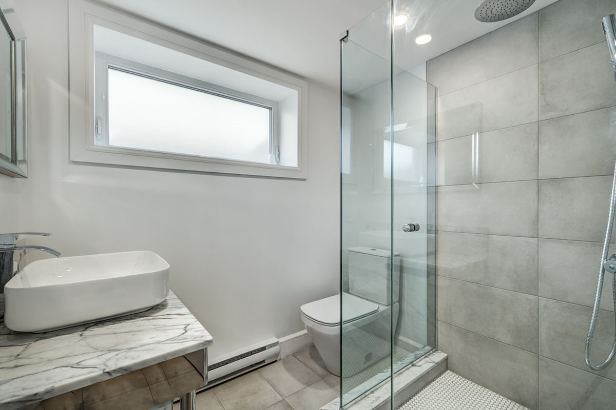 aménagez votre salle de bain selon vos envies. demandez un devis gratuit et personnalisé pour un projet sur-mesure et réussi.