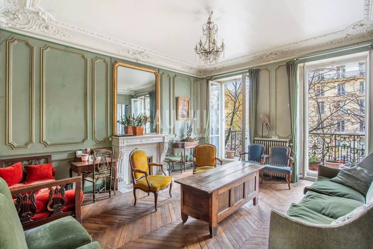 découvrez notre sélection d'appartements à rénover à paris pour investir ou créer votre logement sur mesure au cœur de la capitale.