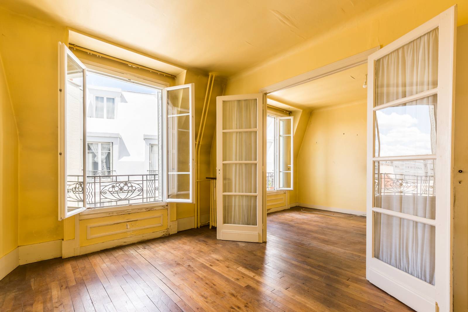 découvrez cet appartement à rénover situé dans le prestigieux quartier du 8ème arrondissement de paris. une opportunité unique pour créer votre espace idéal au cœur de la capitale.