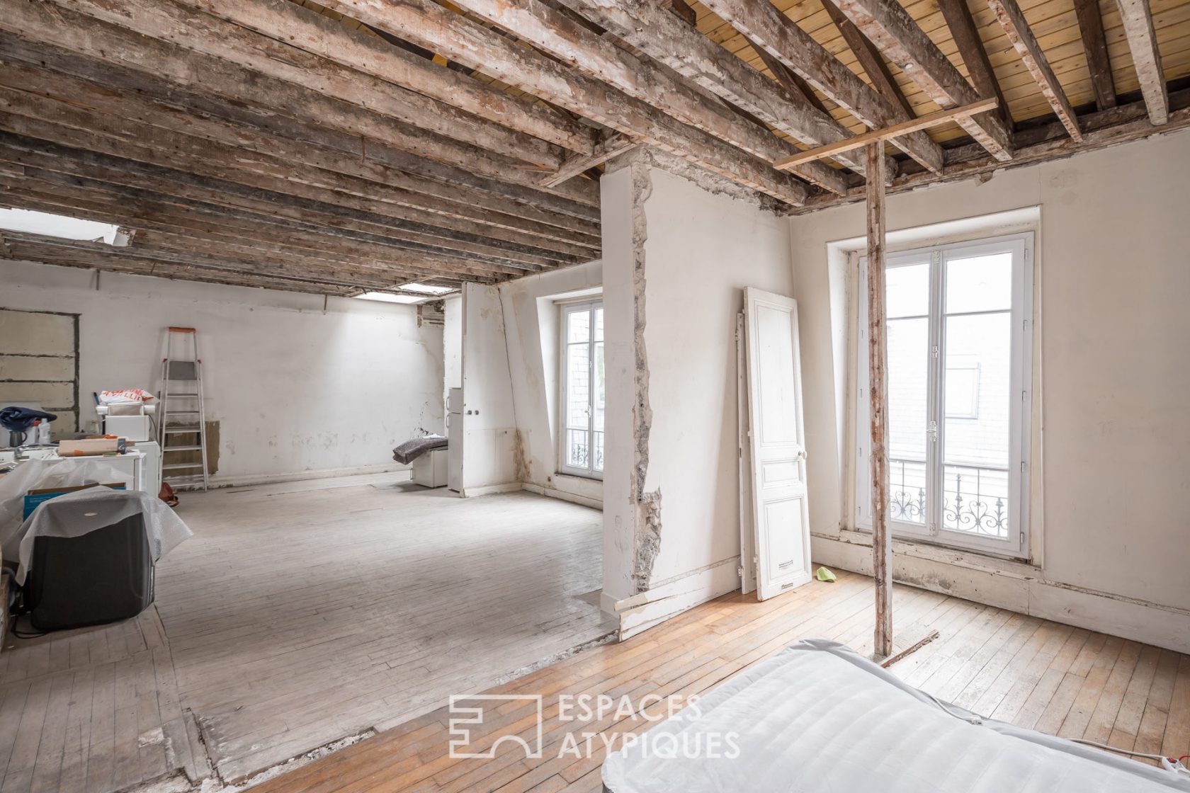 découvrez cet appartement à rénover situé dans le 8ème arrondissement de paris (75008). un investissement idéal pour créer votre espace de vie sur mesure au cœur de la capitale.