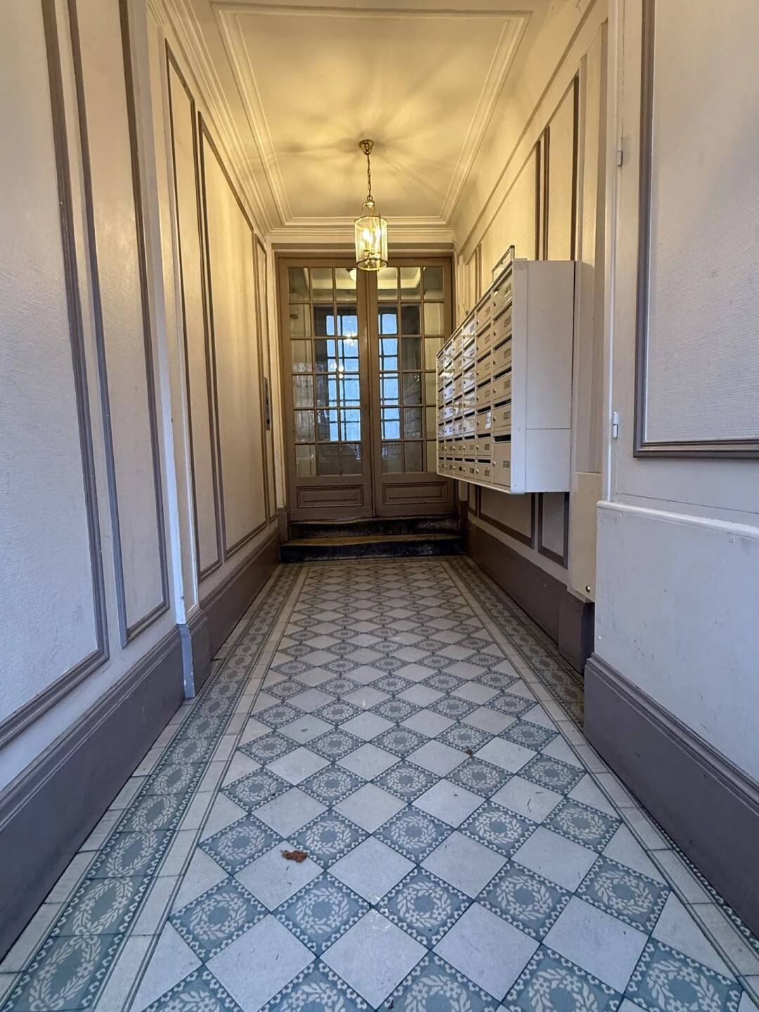 découvrez cet appartement à rénover situé dans le nord de paris, une opportunité idéale pour créer un espace personnalisé au cœur de la capitale.