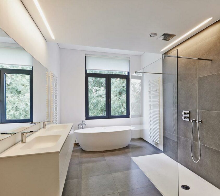 architecte salle de bain : transformez votre espace avec sérénité grâce à des solutions sur mesure et un accompagnement sans stress.