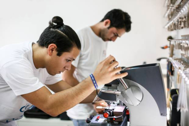 trouvez un artisan pas cher à paris pour tous vos travaux avec des prestations de qualité à prix abordables. devis gratuits et intervention rapide.