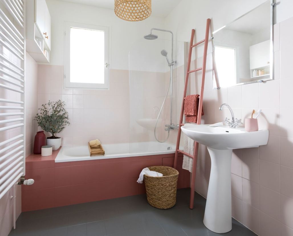 découvrez des astuces simples et efficaces pour recouvrir facilement votre carrelage et donner un nouveau souffle à vos pièces sans travaux lourds.