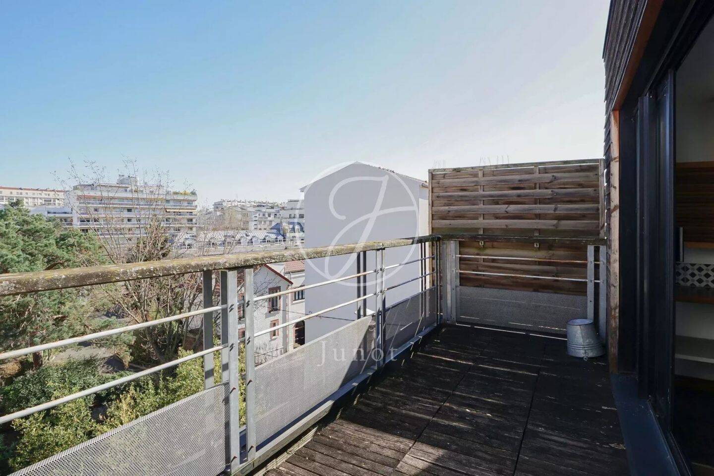 découvrez les atouts d'une maison à rénover près du 15e arrondissement de paris : emplacement privilégié, potentiel de personnalisation et investissement prometteur.