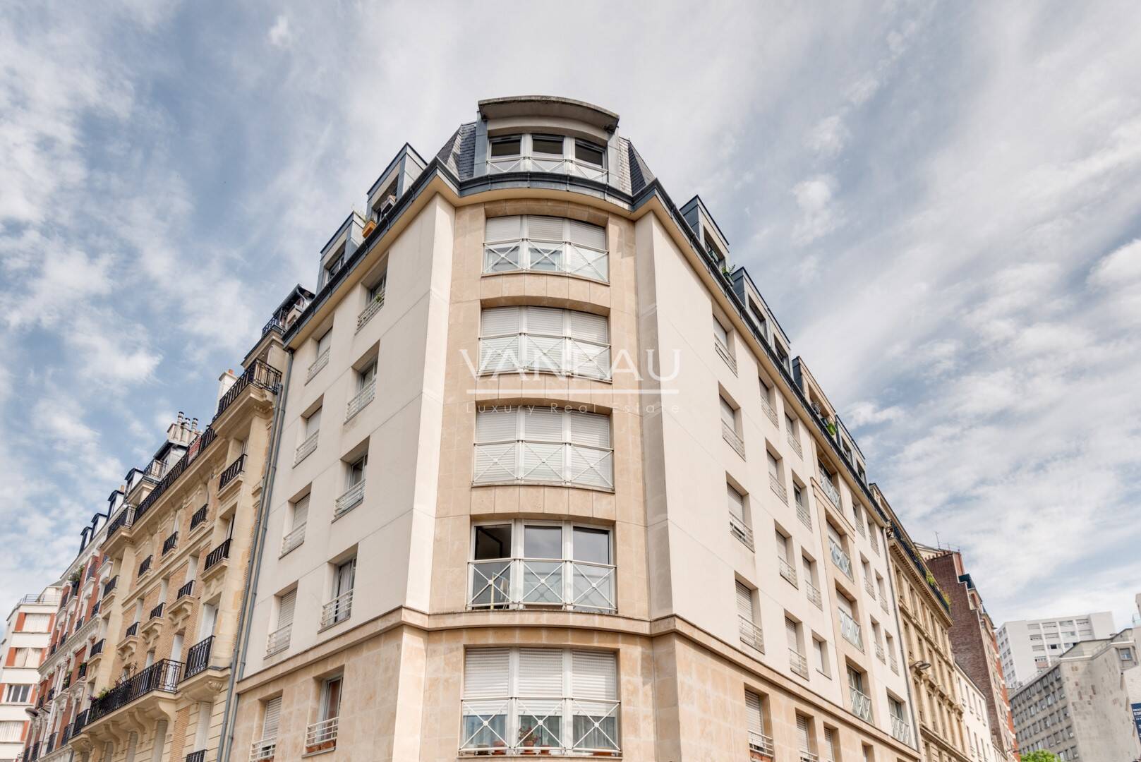 découvrez les atouts d'une maison à rénover près du 15e arrondissement de paris : emplacement idéal, potentiel unique et charme authentique pour votre projet immobilier.