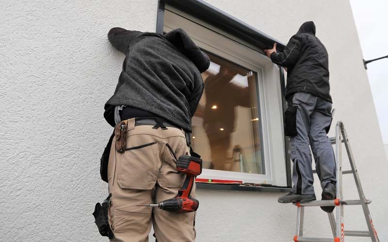 avantages volets roulants electriques découvrez les avantages des volets roulants électriques : confort, sécurité, économie d'énergie et facilité d'utilisation pour votre habitat.