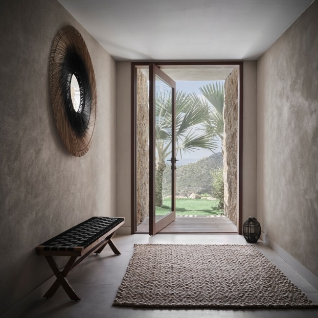 découvrez les avantages et risques du béton ciré au sol pour faire un choix éclairé dans vos projets de décoration intérieure.