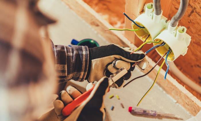 obtenez une estimation précise du budget nécessaire pour la mise aux normes électriques de votre installation. conseils et coûts détaillés pour garantir la sécurité et la conformité.