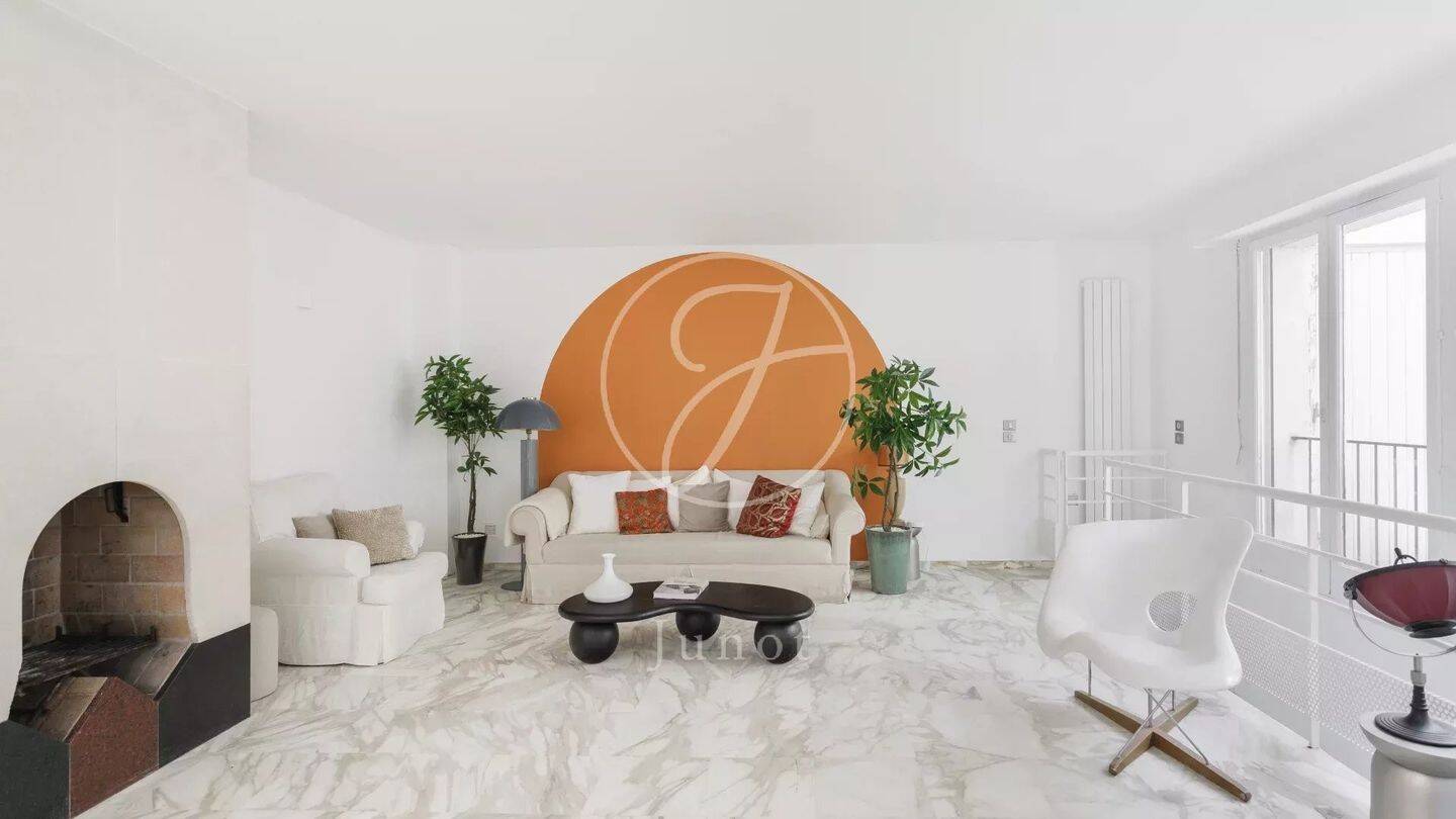 découvrez ce chalet à rénover idéalement situé proche du 15e arrondissement de paris, une opportunité unique pour créer votre espace de vie personnalisé dans un cadre agréable et proche de la capitale.