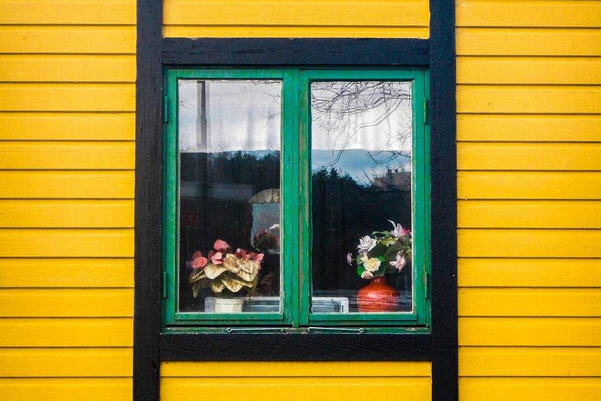 découvrez nos conseils et solutions pour changer les fenêtres de votre maison ancienne à petit prix, alliant économies et amélioration de l'isolation.