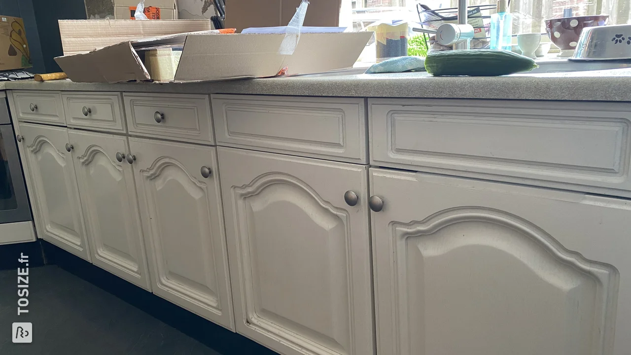 découvrez comment changer facilement les portes de placard de votre cuisine pour un intérieur moderne et personnalisé. guide pratique et conseils d'experts.