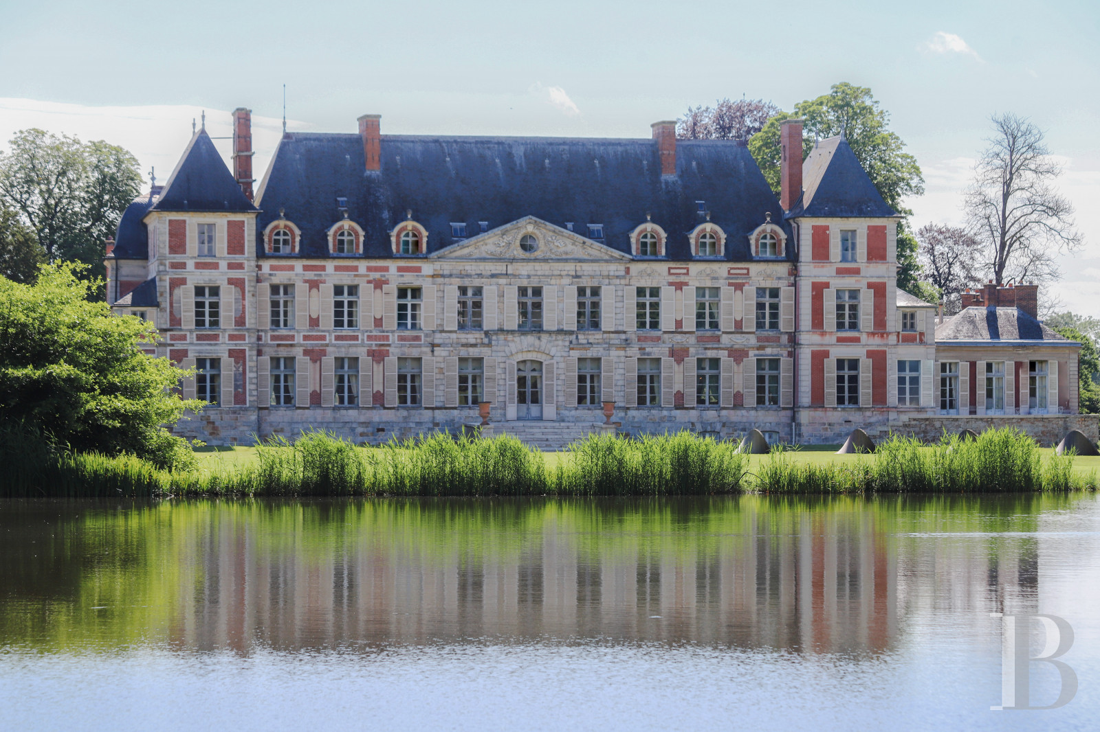 découvrez notre sélection exclusive de châteaux à vendre près de paris en 2025. trouvez la propriété de vos rêves alliant charme historique et confort moderne.