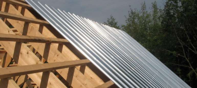 découvrez comment choisir le revêtement de toiture adapté à votre maison pour allier esthétique, durabilité et protection contre les intempéries.