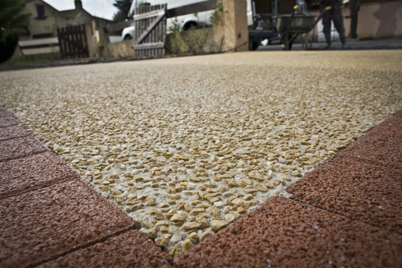 cout construction terrasse beton 5 découvrez le coût de construction d'une terrasse en béton : matériaux, main-d'œuvre et conseils pour un projet réussi et économique.