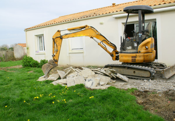 cout demolition maison découvrez les facteurs influençant le coût de démolition d'une maison et obtenez des conseils pour estimer votre budget de manière précise.