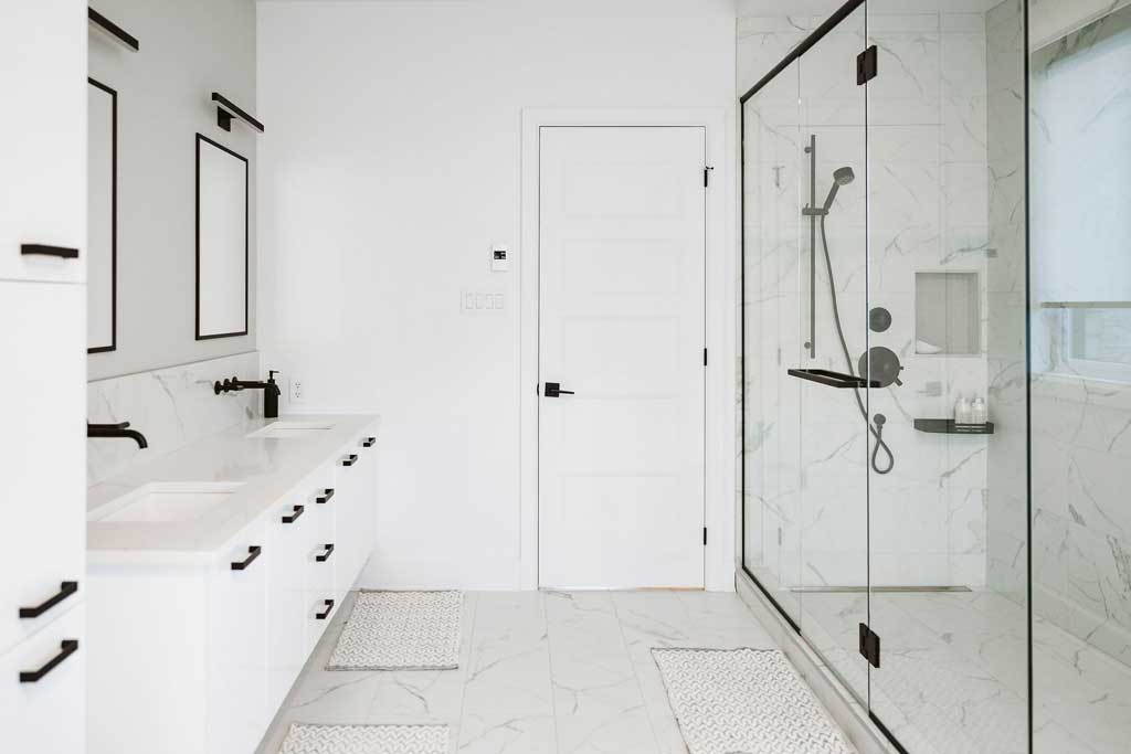 découvrez le coût et le budget nécessaires pour aménager ou rénover une salle de bain, avec des conseils pour optimiser vos dépenses tout en alliant qualité et style.