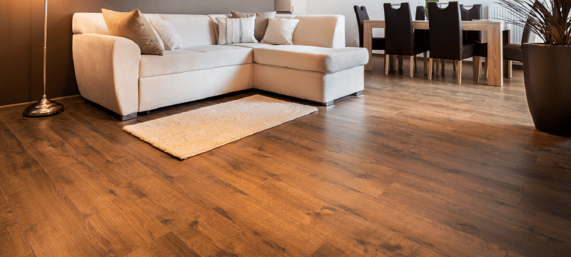 découvrez le coût de la rénovation de parquet et comment réaliser des économies tout en donnant une nouvelle vie à votre sol.