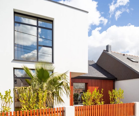 découvrez le coût moyen pour une extension de maison de 60m2 : matériaux, main-d'œuvre, et conseils pour bien budgétiser votre projet.
