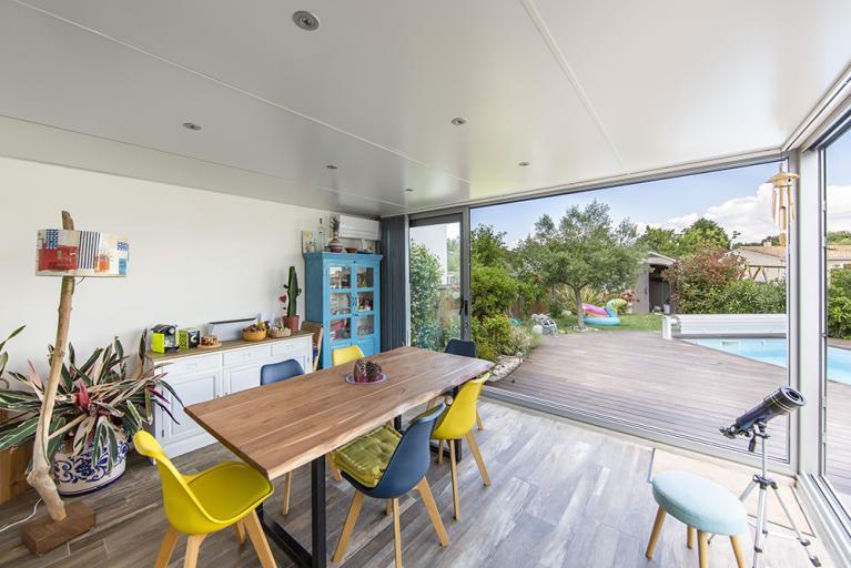 découvrez le coût moyen au m² pour une extension de maison et planifiez votre projet de rénovation en toute sérénité.