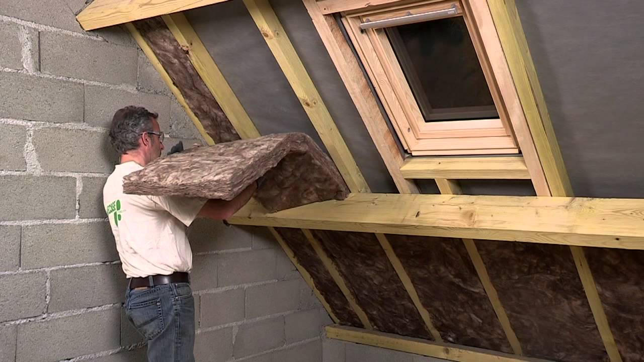 découvrez le coût de l'isolation intérieure de toiture, les facteurs qui influencent les prix et des conseils pour optimiser votre budget.