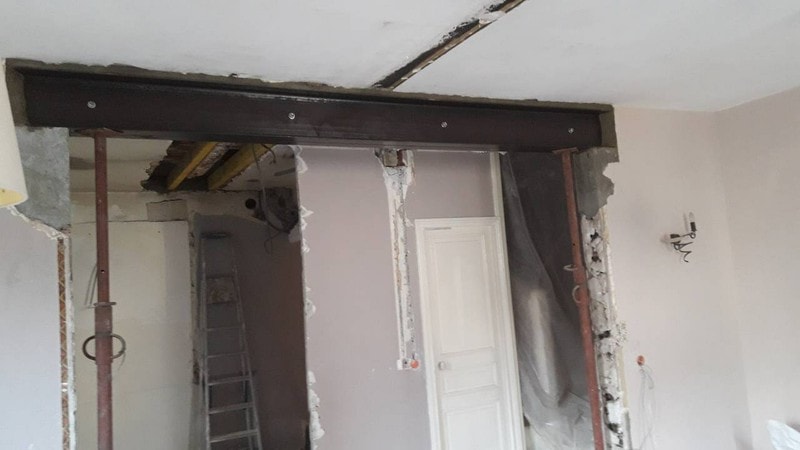 découvrez le coût d'ouverture d'un mur porteur, les étapes clés du projet, et les conseils pour bien préparer vos travaux de rénovation en toute sécurité.