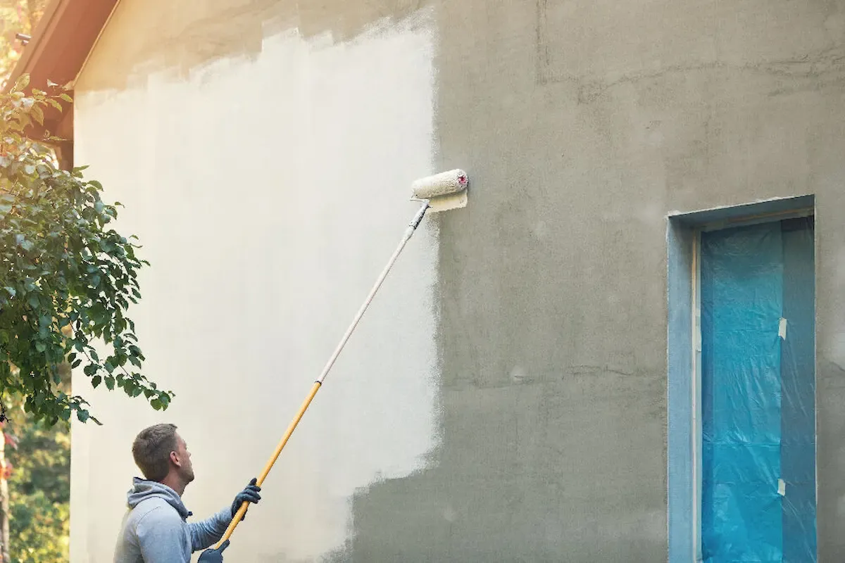 découvrez le coût de la peinture extérieure pour votre maison : conseils, prix moyens et facteurs influençant le budget pour un résultat durable et esthétique.
