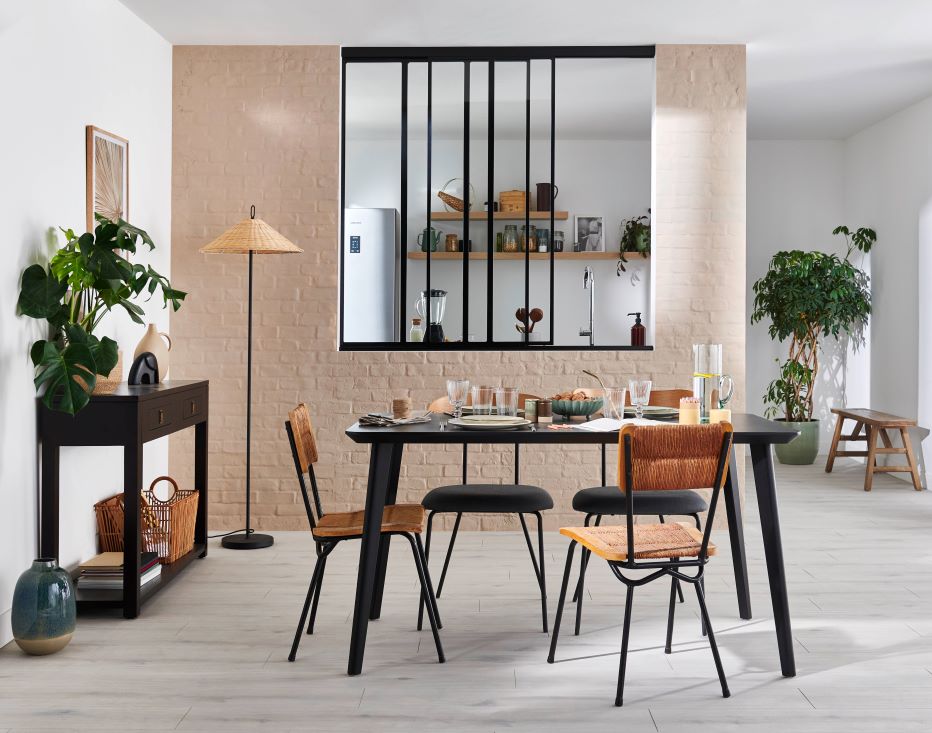 découvrez le coût de pose d'une verrière, les facteurs influençant le prix et des conseils pour réussir votre installation.