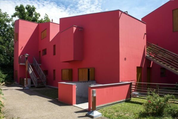 découvrez le coût du ravalement avec isolation pour améliorer l'esthétique et la performance énergétique de votre logement. estimation des prix, avantages et conseils pratiques.