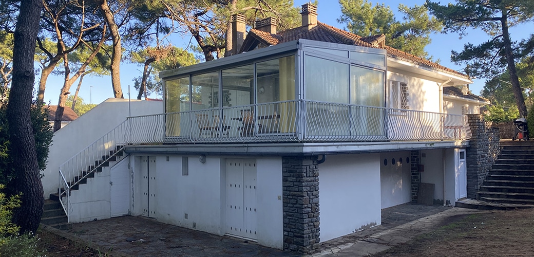 découvrez le coût de la rénovation d'un balcon : estimation des prix, facteurs influençant le tarif et conseils pour bien rénover votre espace extérieur.