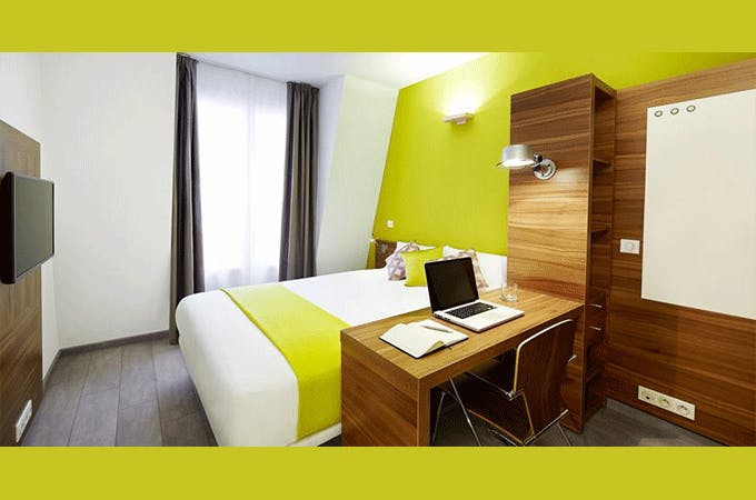 découvrez les coûts moyens pour la rénovation d'une chambre d'hôtel, incluant matériaux, main-d'œuvre et conseils pour optimiser votre budget.