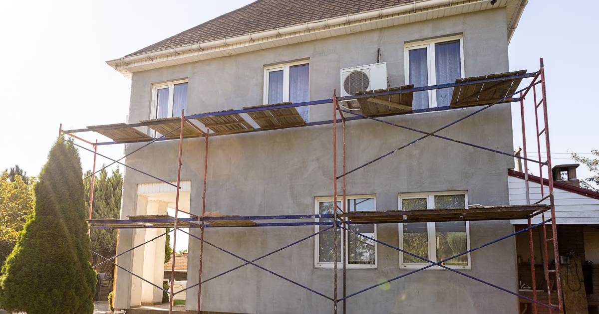 découvrez les différents facteurs influençant le coût de la rénovation de façade et obtenez des conseils pour estimer votre budget efficacement.