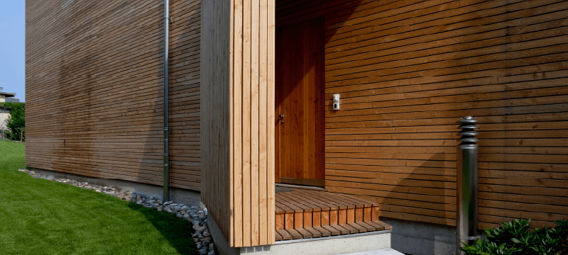 découvrez le coût de la rénovation de façade, les facteurs qui influencent les prix et des conseils pour bien planifier vos travaux de rénovation extérieure.