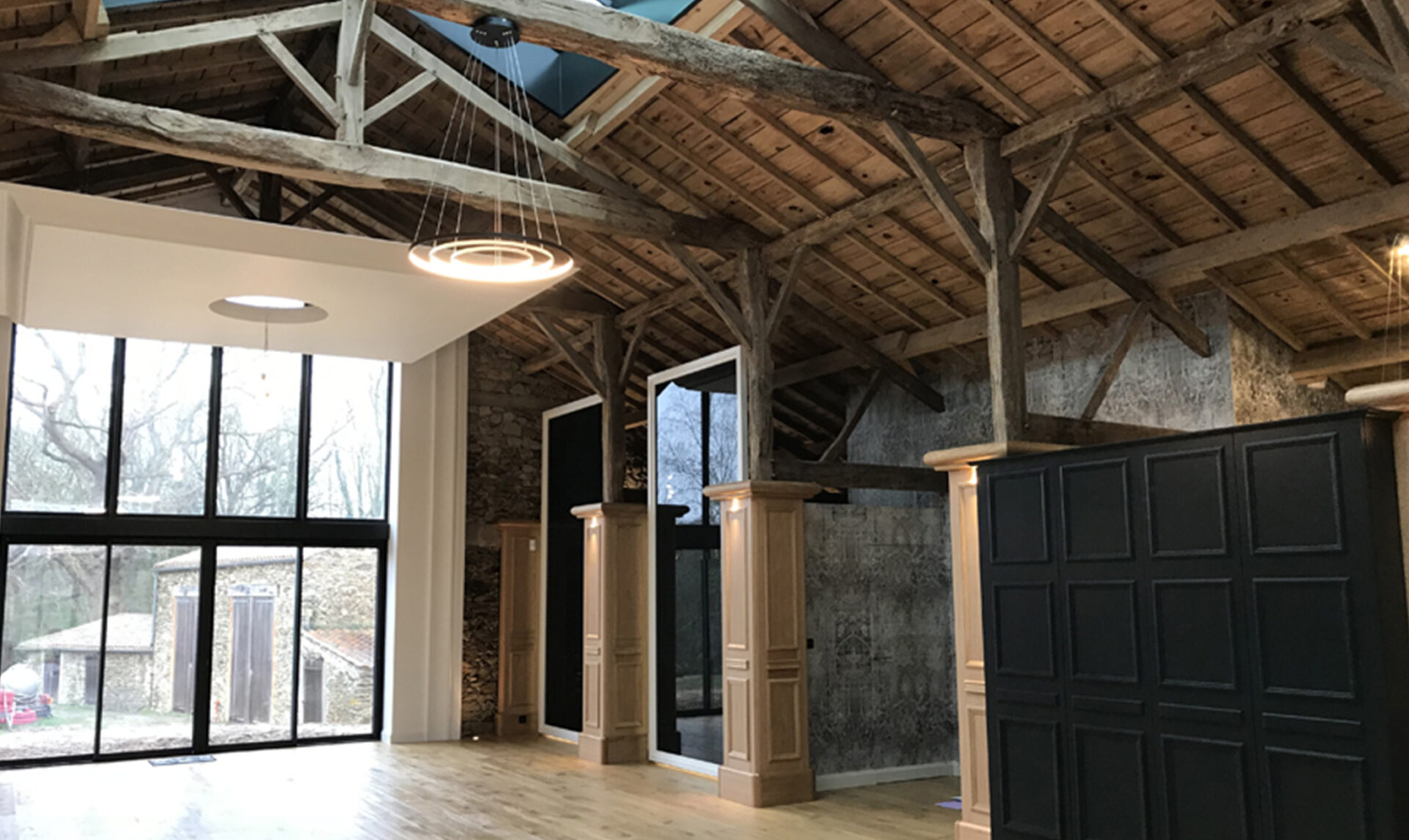 cout renovation grange 1 découvrez les coûts estimatifs pour la rénovation d'une grange, incluant les matériaux, la main-d'œuvre et les conseils pour un projet réussi.