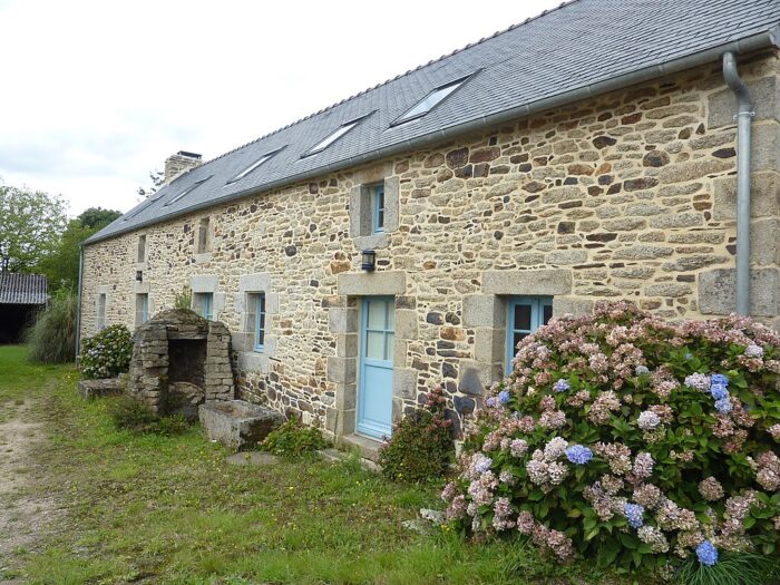 découvrez le coût de rénovation d'une longère : estimation des prix, conseils pour un budget maîtrisé et astuces pour réussir vos travaux.