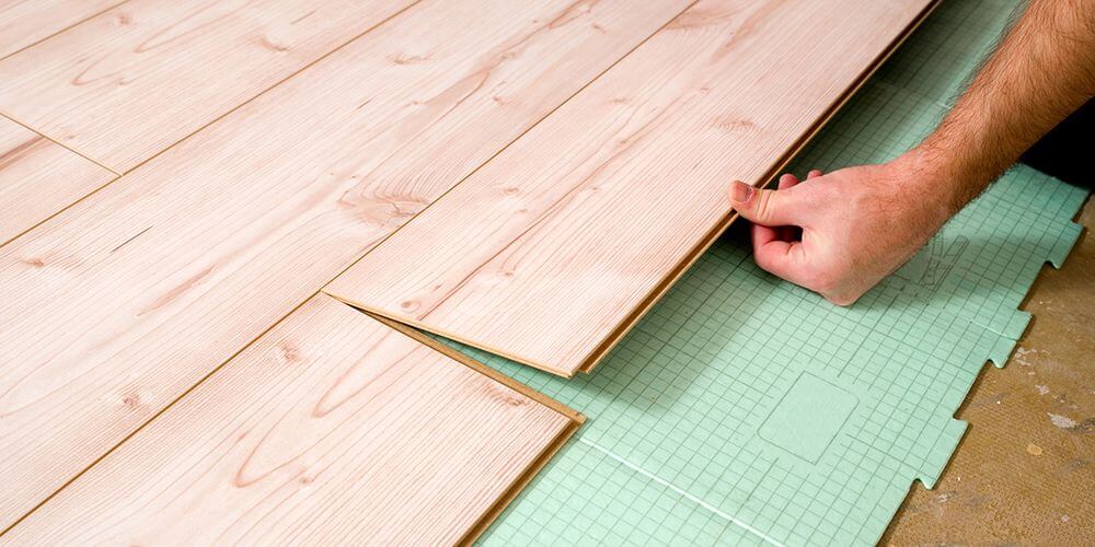 découvrez le coût moyen pour la rénovation d'un plancher en bois, conseils et facteurs influençant les prix pour un projet réussi.