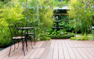 découvrez le coût moyen pour la rénovation d'une terrasse et obtenez des conseils pour optimiser votre budget.