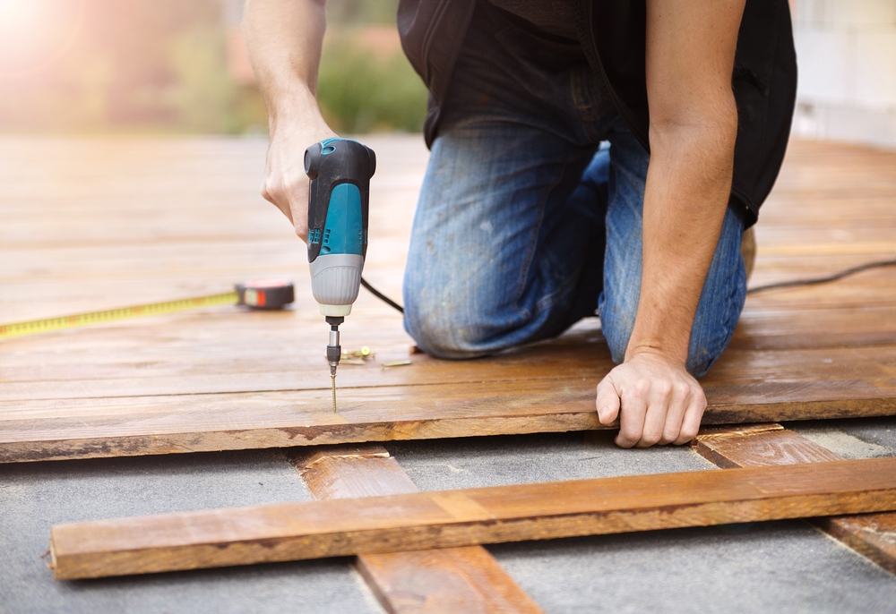 découvrez le coût de la rénovation d'une terrasse : tarifs moyens, matériaux, et conseils pour un projet réussi et économique.