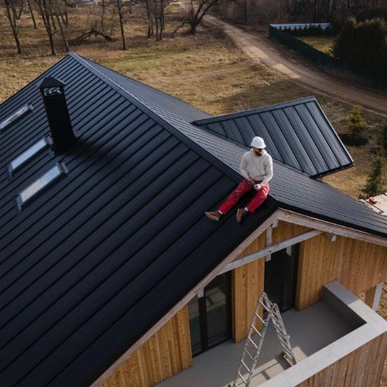 découvrez comment optimiser le coût de la rénovation de votre toiture tout en garantissant qualité et durabilité. conseils et astuces pour un budget maîtrisé.