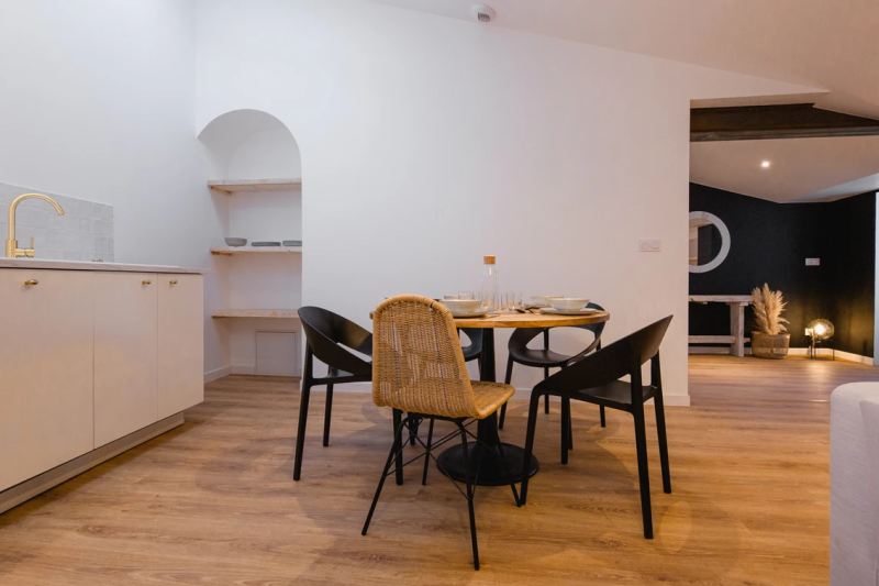 découvrez notre guide complet sur le coût de rénovation d'une vieille ferme, avec conseils et estimations pour réussir votre projet en toute sérénité.