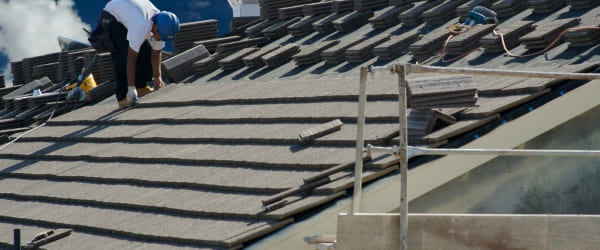 découvrez le coût moyen pour une toiture en ardoise de 100m2, incluant matériaux, main d'œuvre et conseils pour un investissement durable et esthétique.