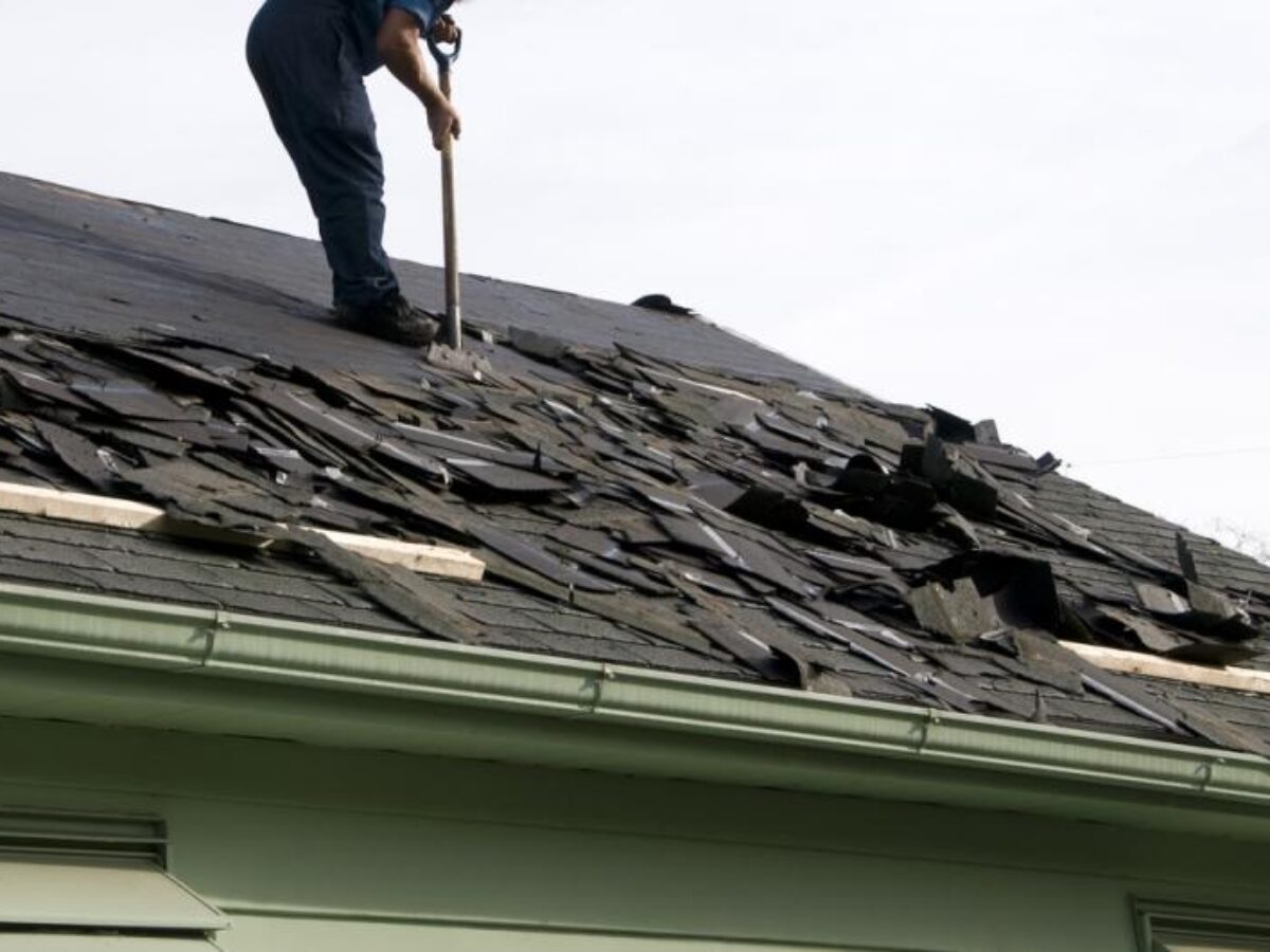 découvrez le coût estimatif pour une toiture en ardoise de 100m², incluant matériaux et main-d'œuvre, pour bien planifier votre projet de rénovation ou construction.