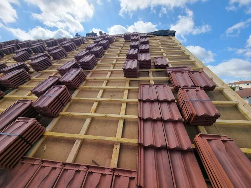 découvrez notre guide complet sur le coût d'une toiture pour bien préparer votre budget rénovation ou construction. conseils, prix et astuces pour économiser.