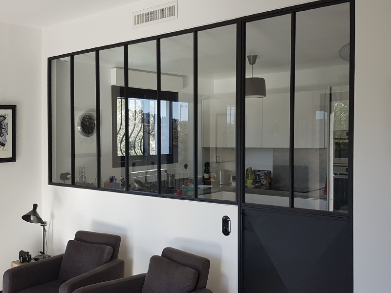 découvrez le coût d'une verrière sur mesure, un élément design et fonctionnel pour sublimer votre intérieur. estimez votre budget selon les matériaux et dimensions.