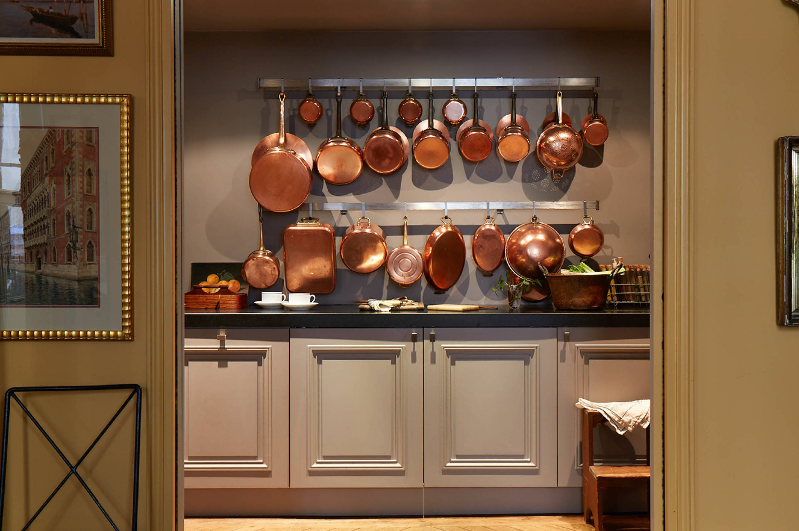 découvrez les astuces et recettes authentiques de la cuisine d'antan pour savourer des plats traditionnels simples et savoureux.