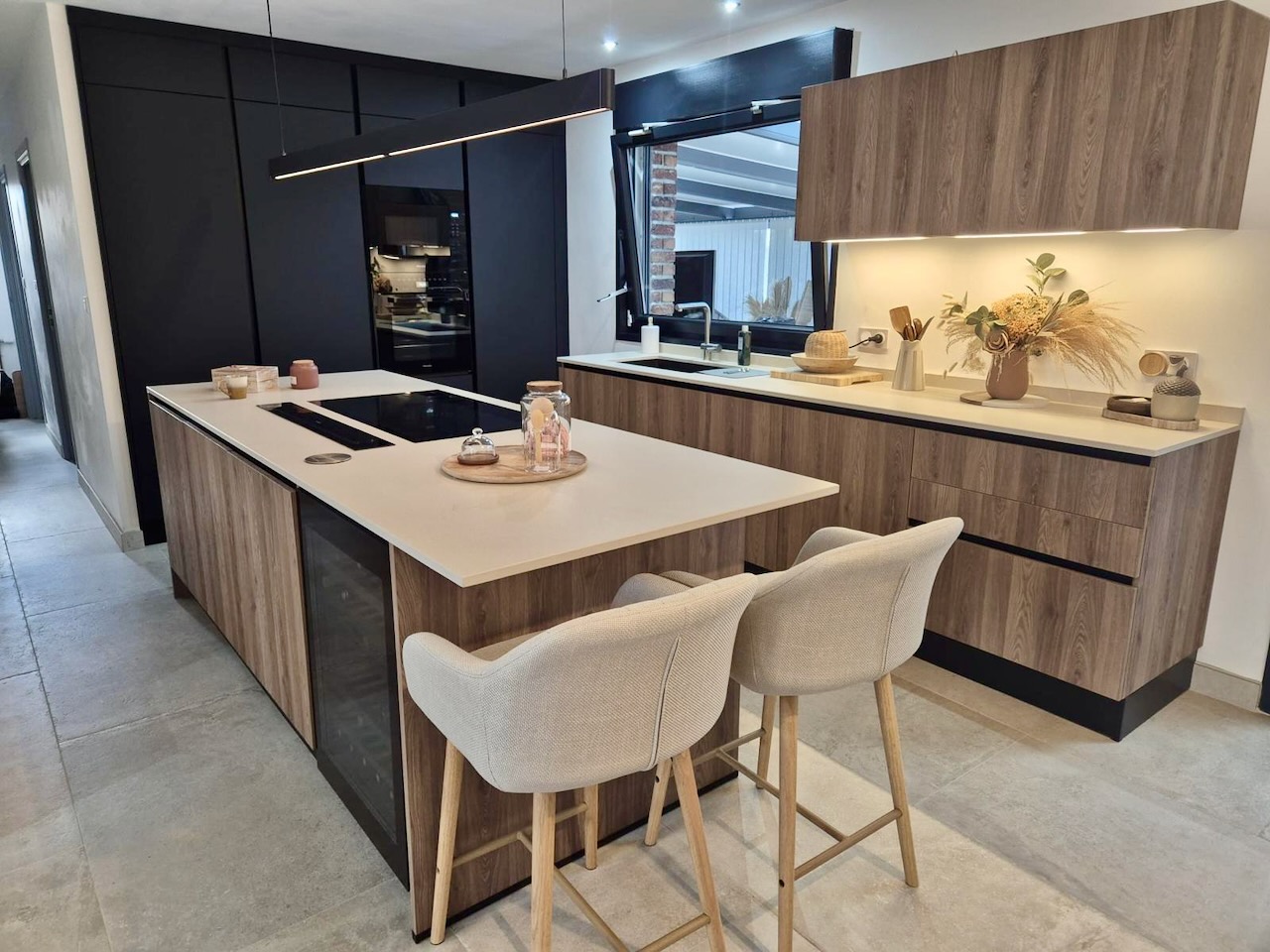 découvrez nos cuisines à dunkerque alliant style moderne et fonctionnalité pour un espace de vie pratique et esthétique.