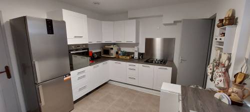 découvrez nos conseils et idées pour réaliser une cuisine maçonnée durable et esthétique, alliant tradition et modernité pour un espace convivial et fonctionnel.